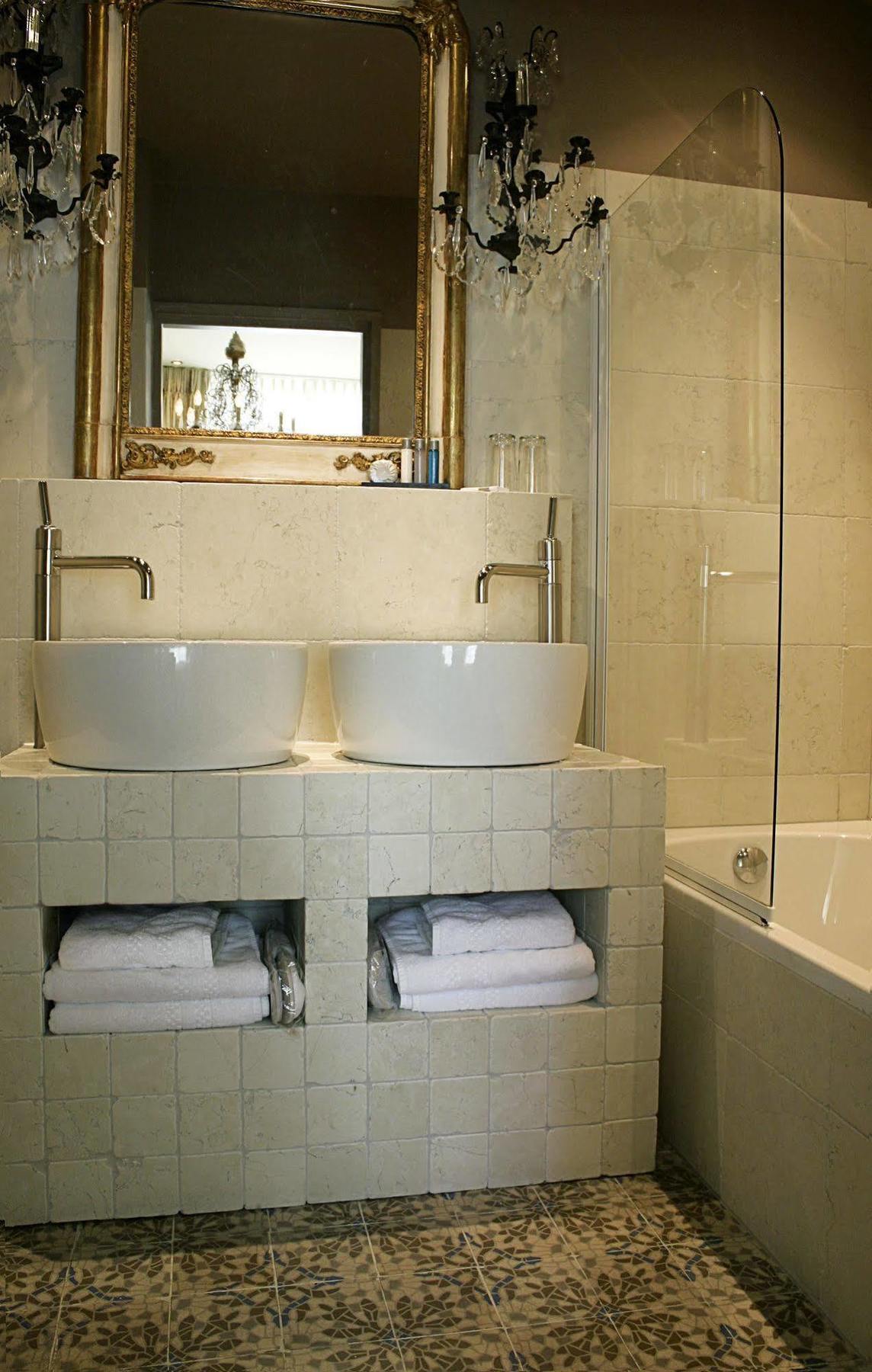 אדם L'Auberge Damhotel מראה חיצוני תמונה