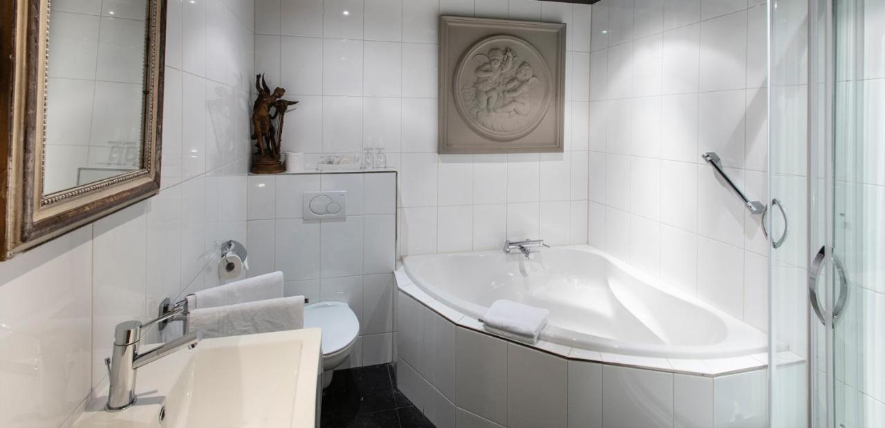 אדם L'Auberge Damhotel מראה חיצוני תמונה